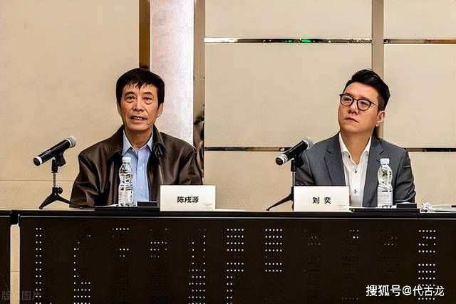 在预告中，小丑重新回到了小镇，誓要找到当年的那些小孩寻仇。