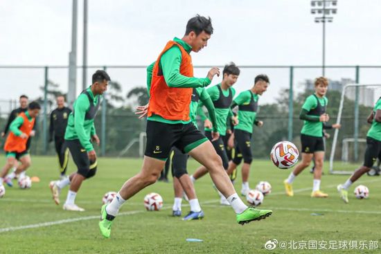 一同出席仪式的还有该片主演摩根·弗里曼、凯文·克莱恩、玛丽·斯汀伯根，以及该片 尼克·弗罗斯特加盟！